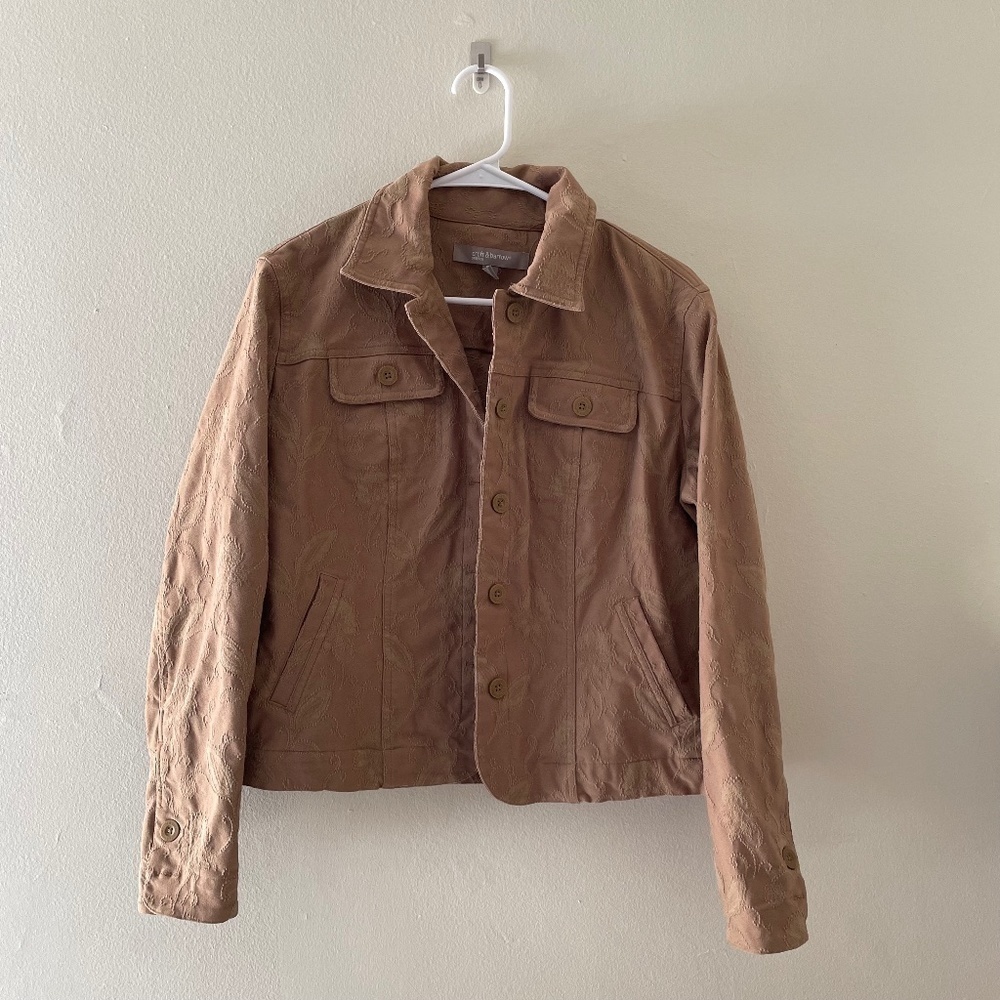 M- croft & barrow Women's Vintage Tan Embroidered Jacket w/ Pockets